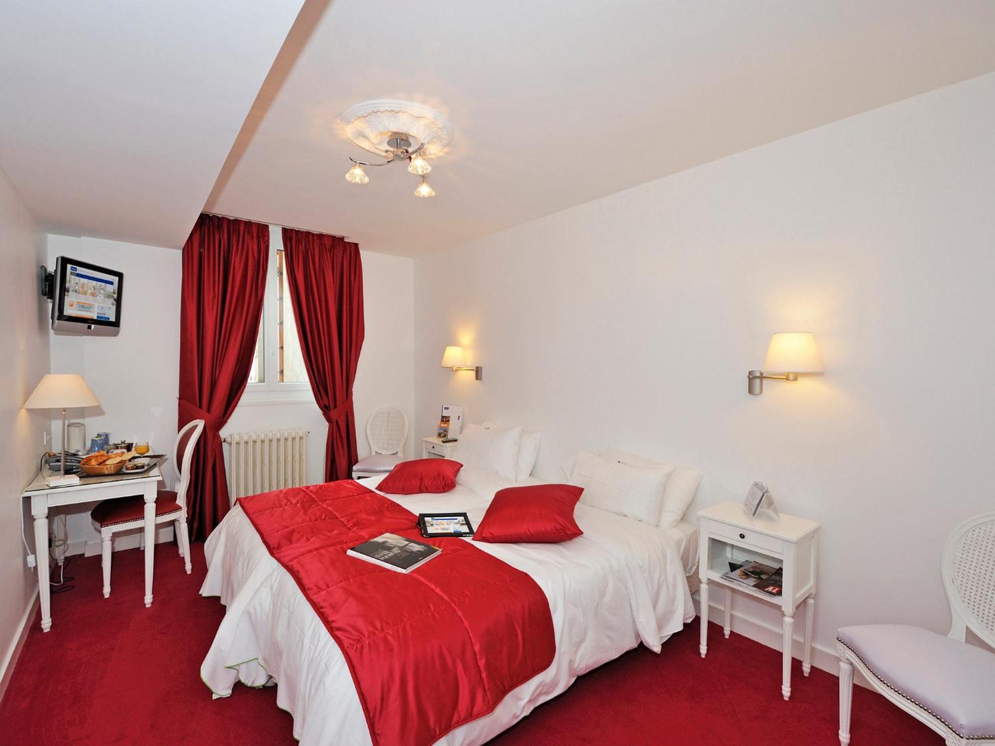Kyriad Saumur Hyper Centre Hotel, Appartements, Seminaires Et Spa Soins Sothys Paris Eksteriør billede