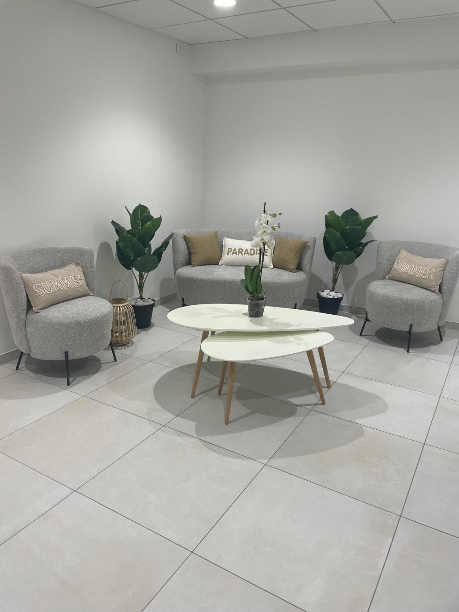 Kyriad Saumur Hyper Centre Hotel, Appartements, Seminaires Et Spa Soins Sothys Paris Eksteriør billede