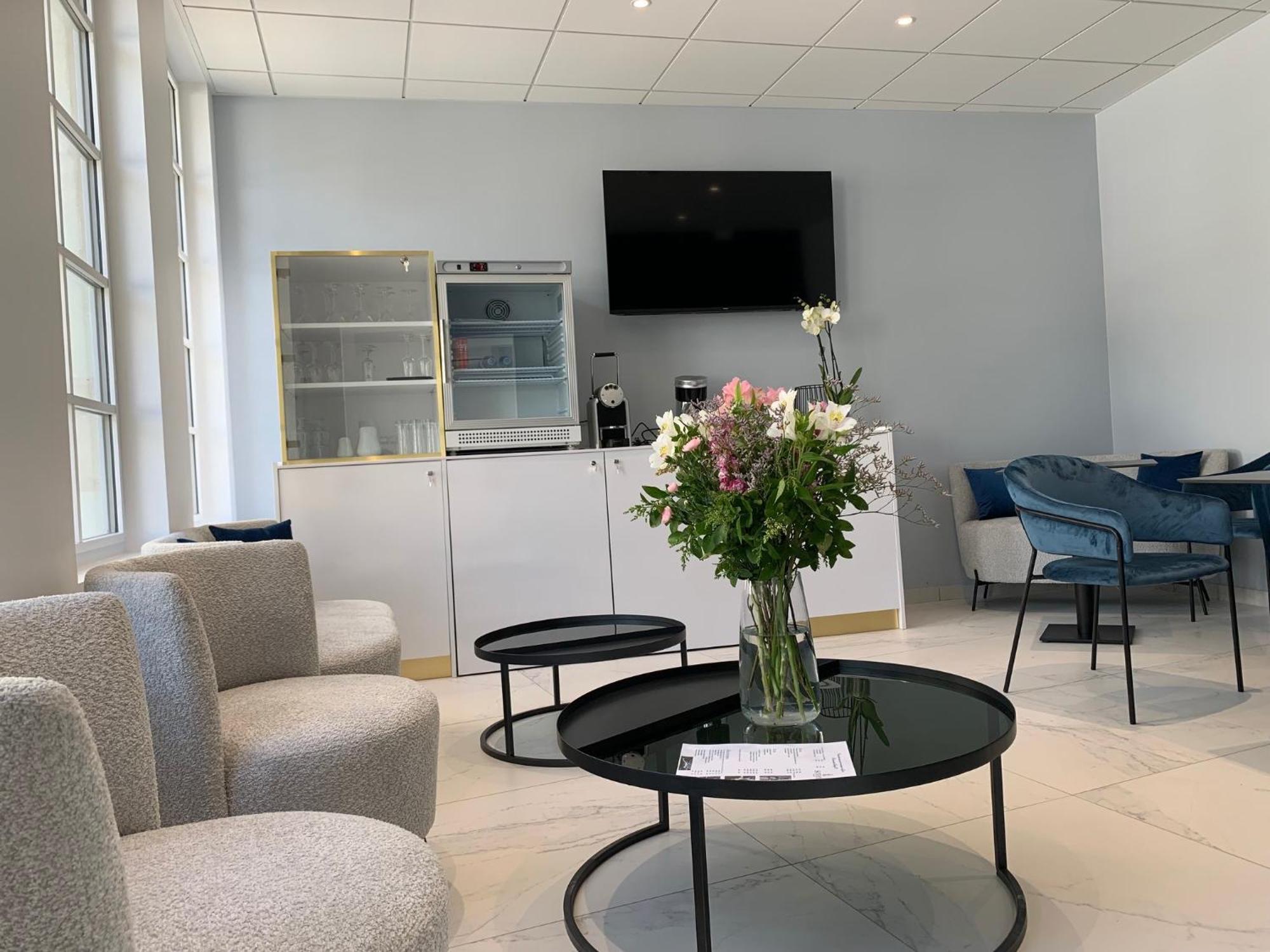 Kyriad Saumur Hyper Centre Hotel, Appartements, Seminaires Et Spa Soins Sothys Paris Eksteriør billede