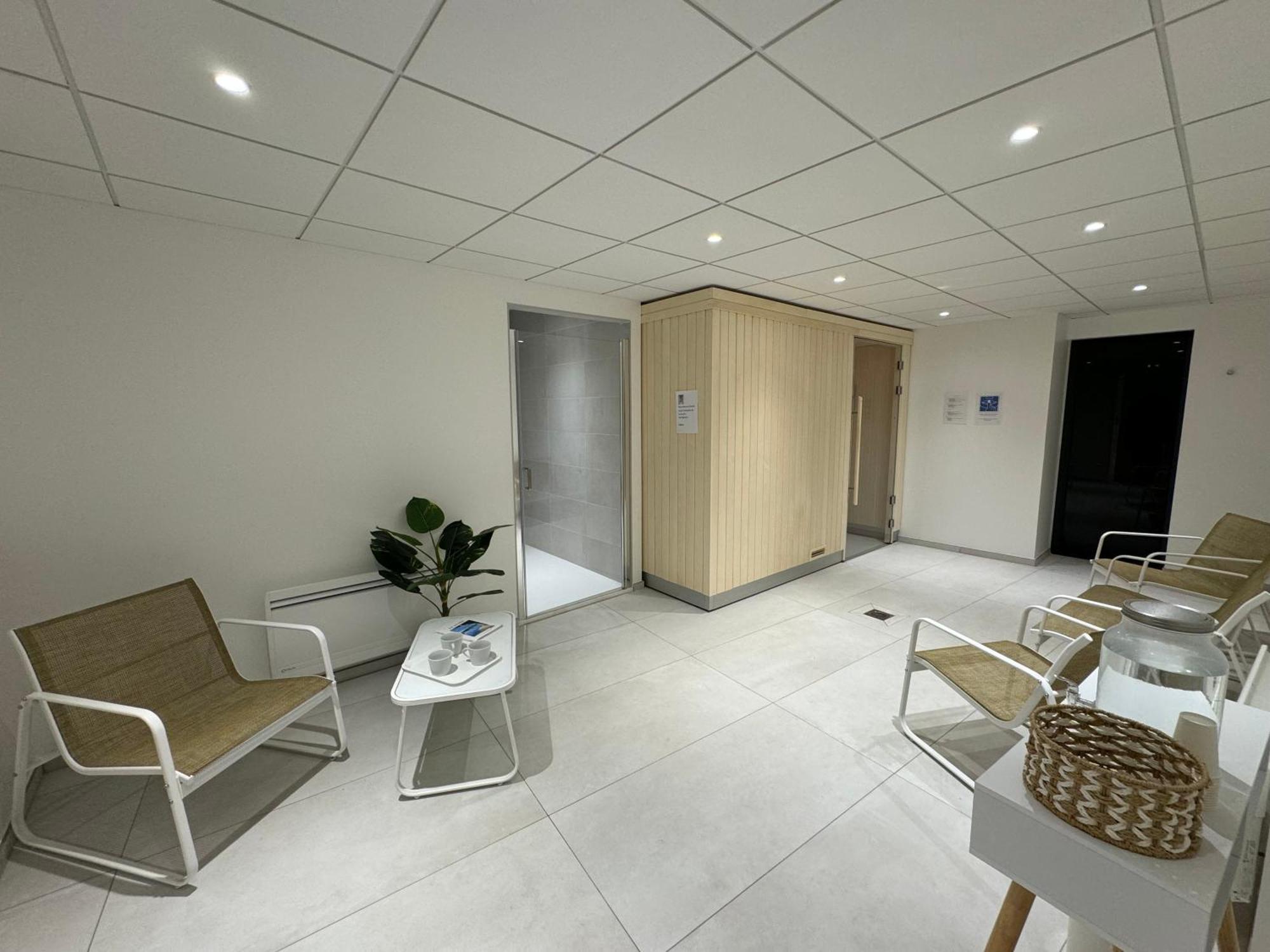 Kyriad Saumur Hyper Centre Hotel, Appartements, Seminaires Et Spa Soins Sothys Paris Eksteriør billede